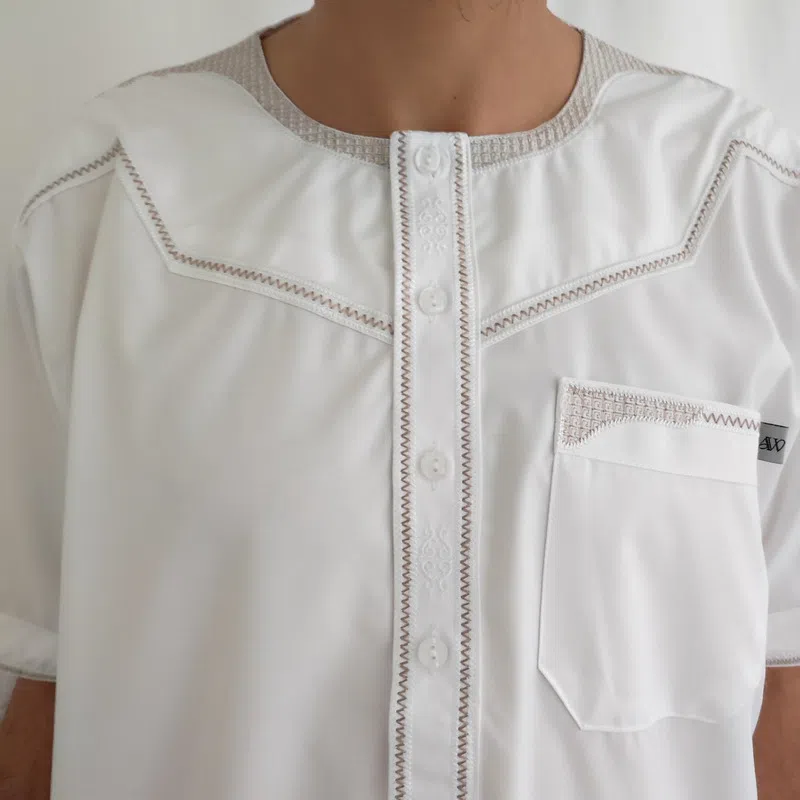 Qamis Manche Courte Effet Coton Blanc – Image 3