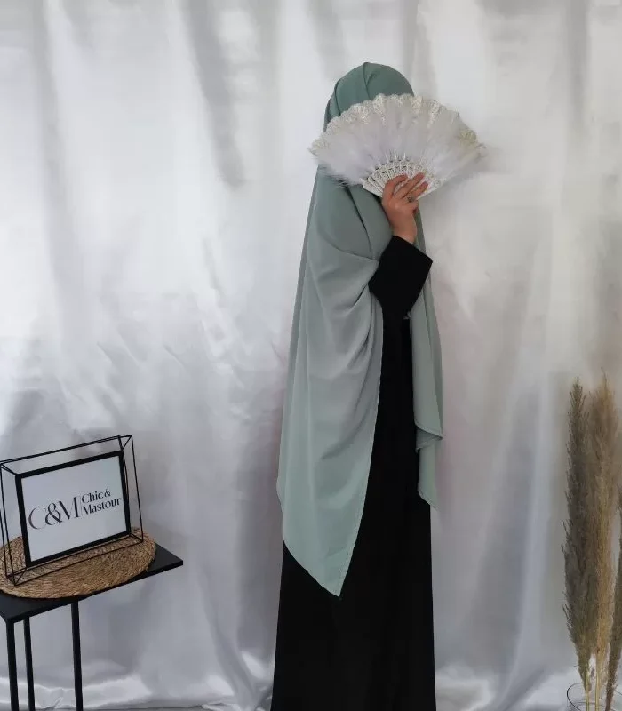 Khimar Court en Soie de Médine Vert d'Eau photo de face