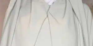 Détail Abaya Hijab Intégré Vert Anis