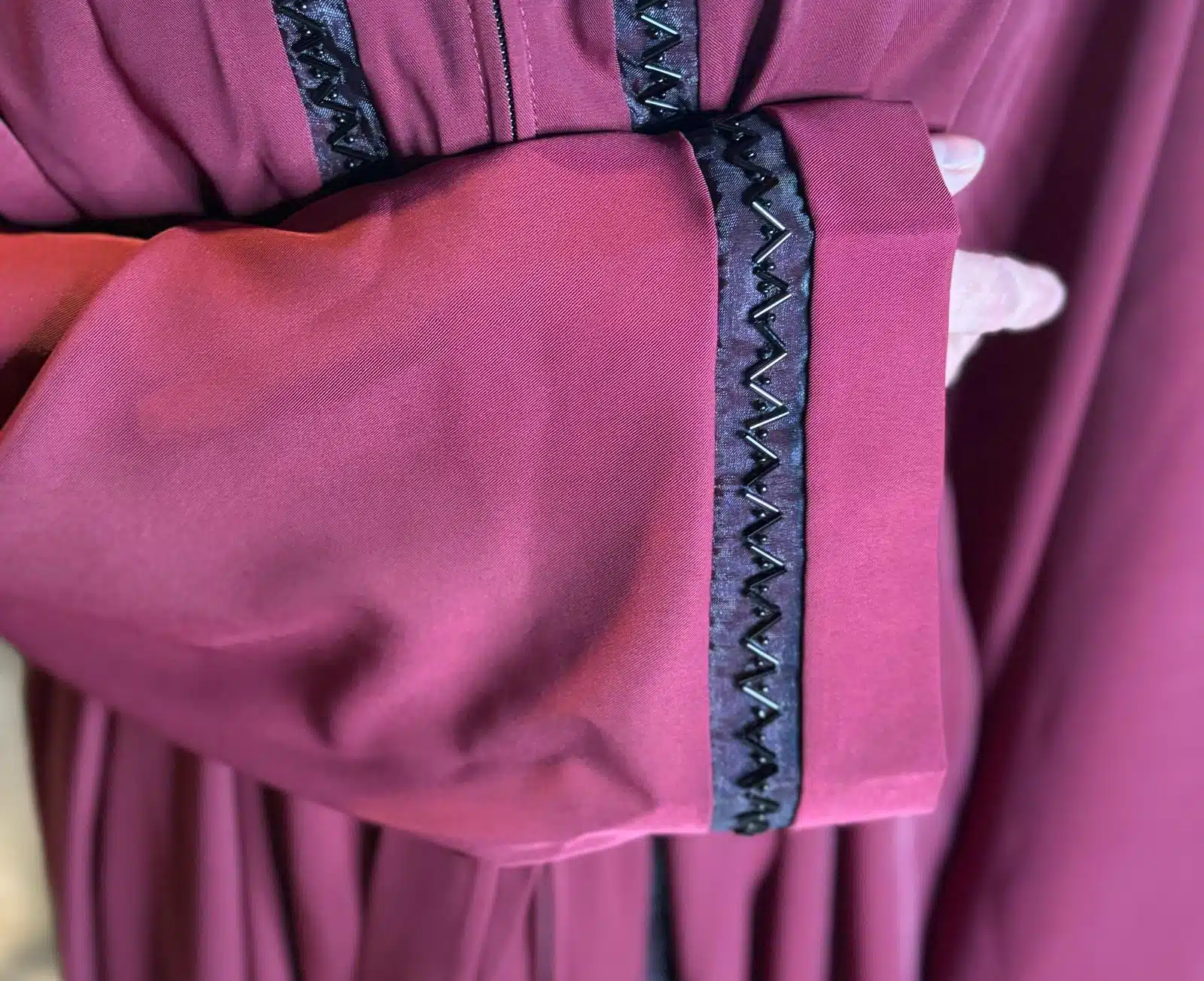 Abaya Eid Fermeture éclair en Nidha Bordeaux – Image 3