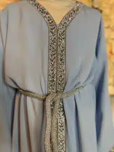 Détail Abaya Aid à Strass Bleu Ciel