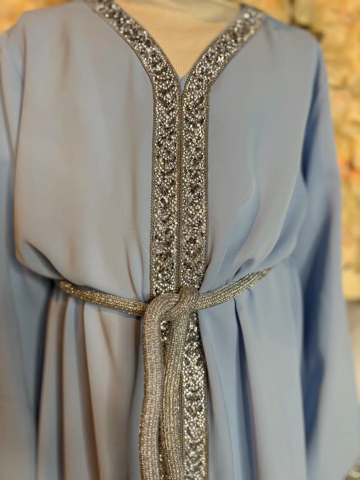 Détail Abaya Aid à Strass Bleu Ciel